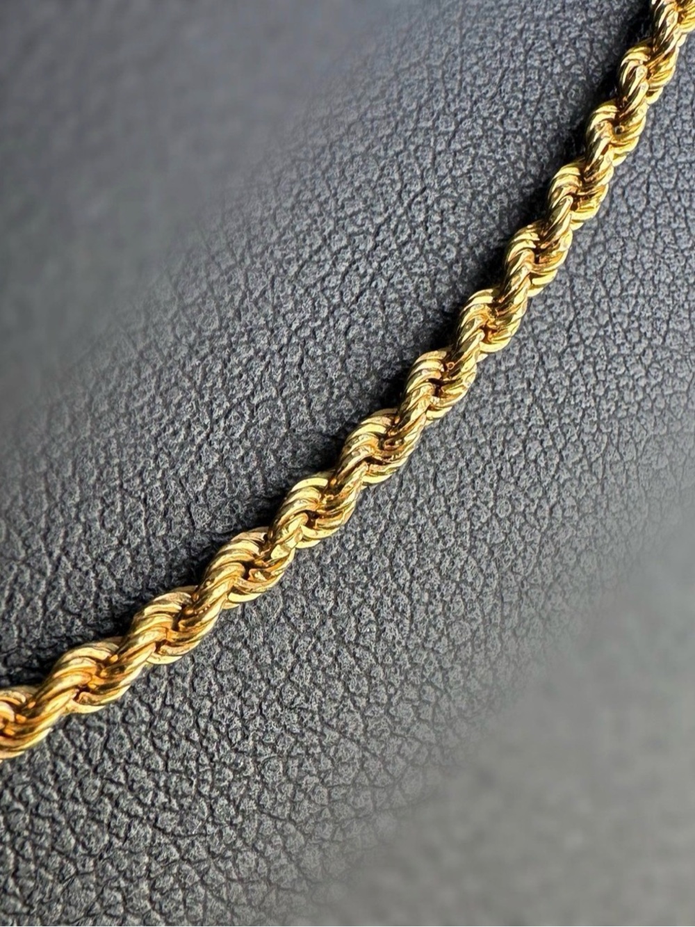 10k 20” Yellow Gold Rope Chain - Picture 2 of 3
